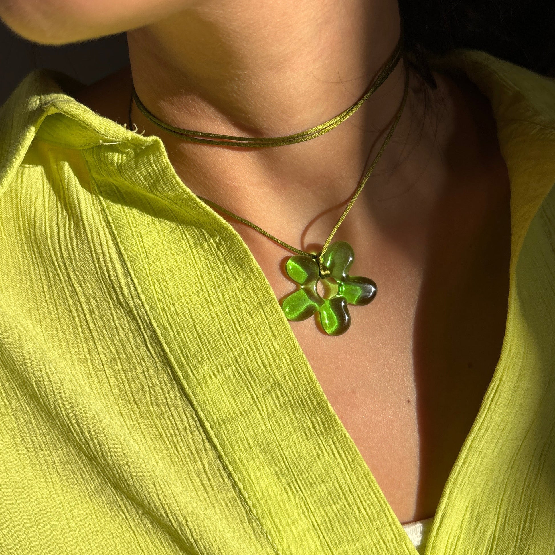 Flower Choker - Kiwi & Olive