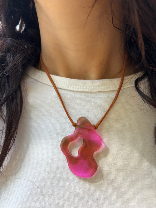 Asymmetrical Choker